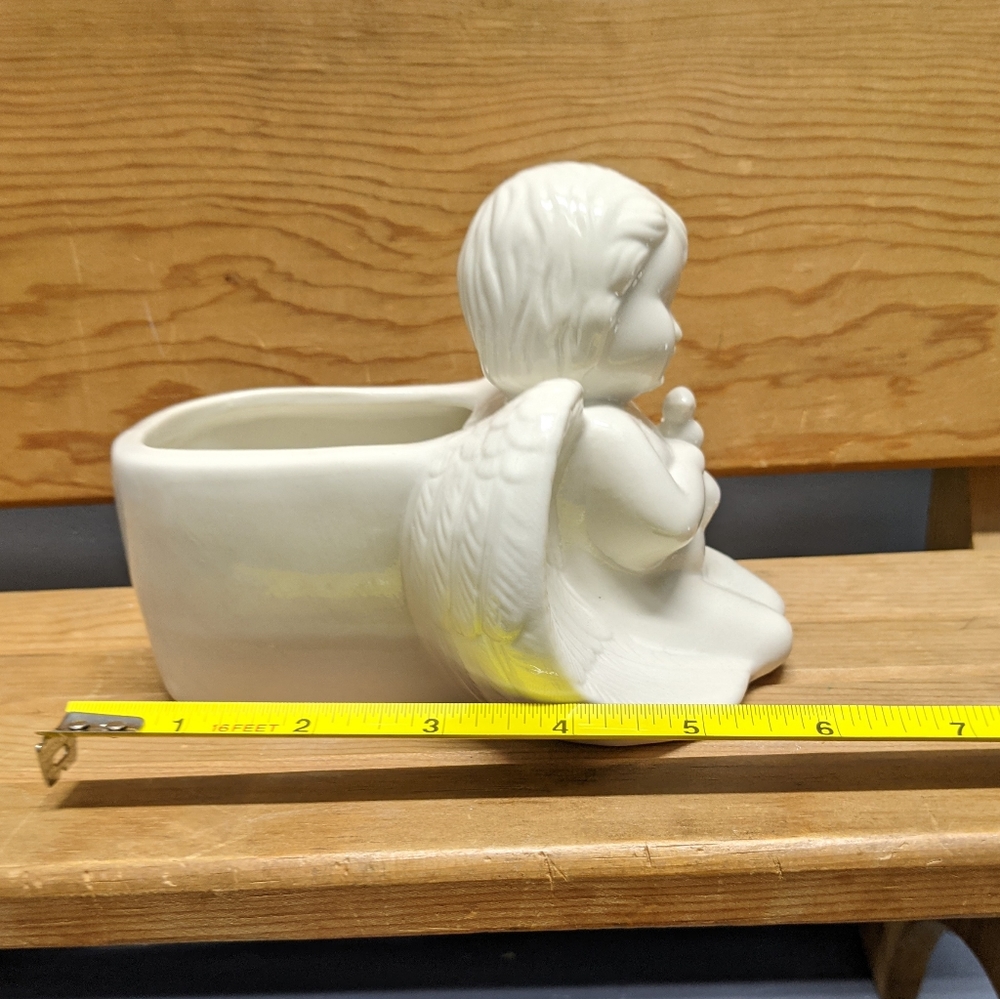 Planter Ceramic Winged Cherub Angle Planter With Dove cream color - Picture 5 of 7